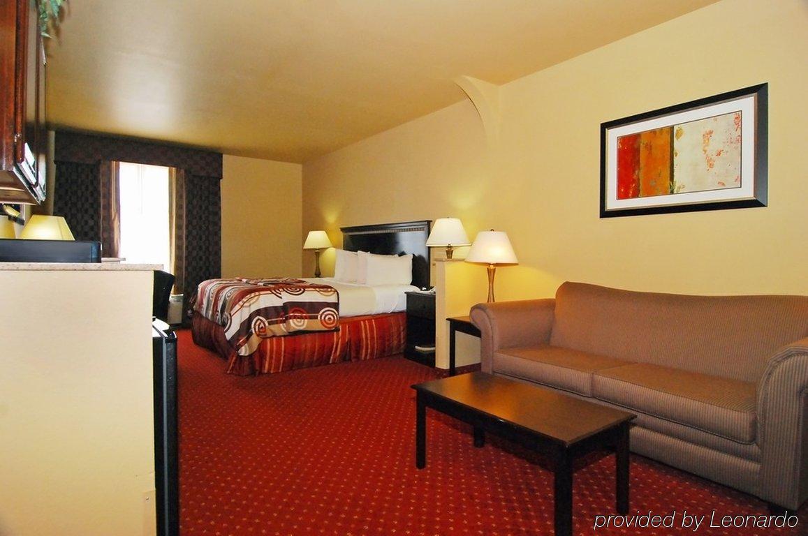 Quality Inn & Suites Buda Quarto foto